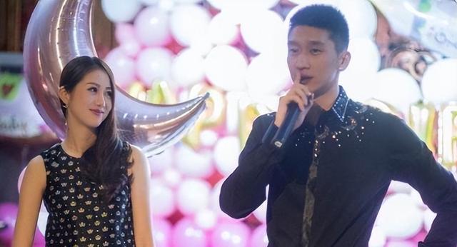 孙悦|陈露晒近照，穿黑色内衣秀身材，住美国豪宅，和孙悦分居