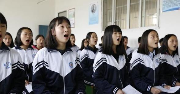 中学|“住校跟走读”的学生差距大吗？到了初三才觉悟，选对很重要！