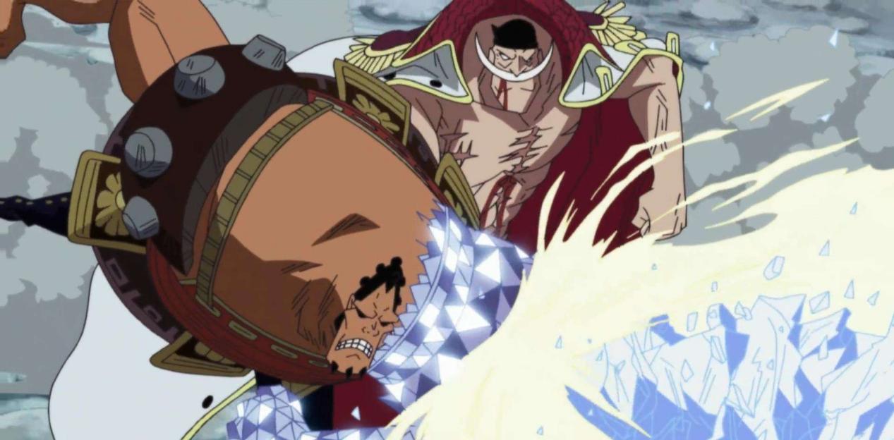 爱情观|海贼王:用身体硬刚鹰眼斩击的猛人,一个差点去世,两个毫发无伤