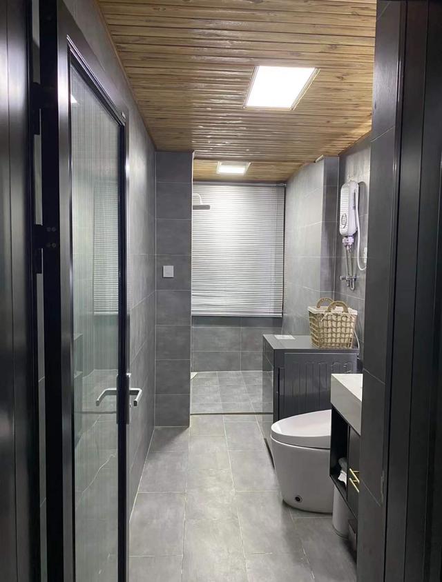 90后夫妇坚持“穷装”,226㎡才花17W,全屋没有一丝俗气,太美了