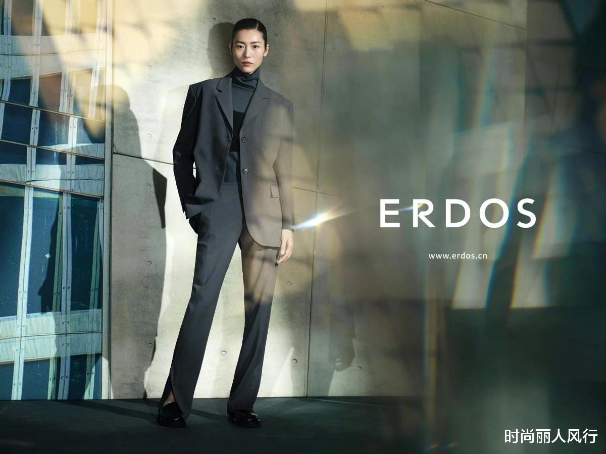 华为|刘雯这次回归排场真大！新恋情绯闻曝光，穿职场装拍广告抢足风头