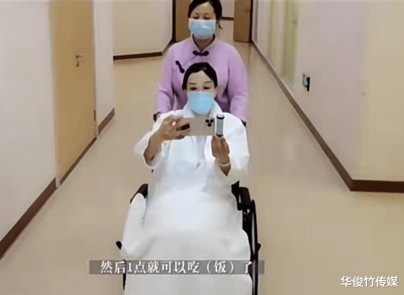 阿凡达2|52岁钟丽缇疑似怀四胎！在医院下跪对老公表白，素颜出镜脸色苍白