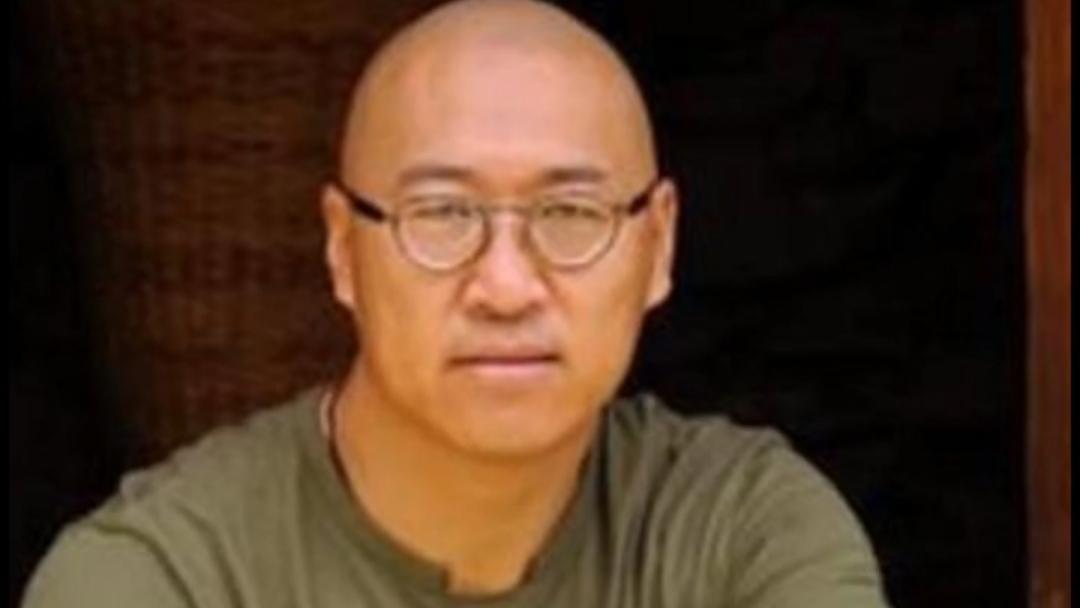 汪小菲|汪小菲生气的原因找到了，因为具俊晔和汪小菲的继父长的太像了