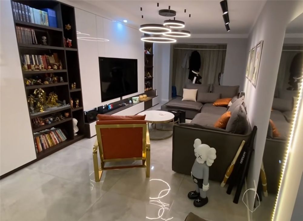 90后“二次元”夫妻的家：轻奢风配上宅文化，俩人住起来太爽了