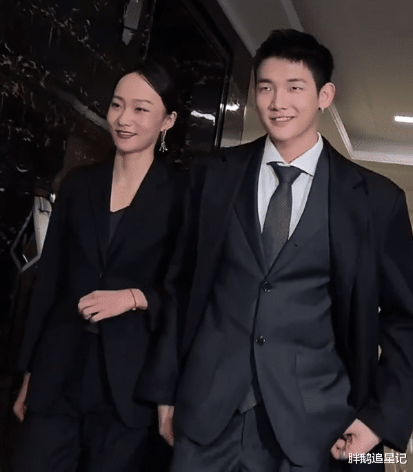 邵雨轩|“贝勒爷”邵雨轩：半年涨粉4000万，素颜、邋遢的她凭啥能火？