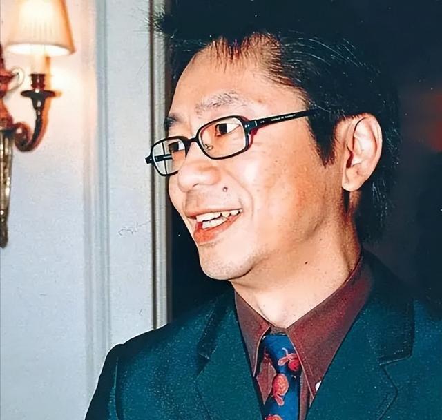 霍英东|霍英东初恋冯坚妮：离异带娃照样被娶进门，生两个儿子，分到50亿