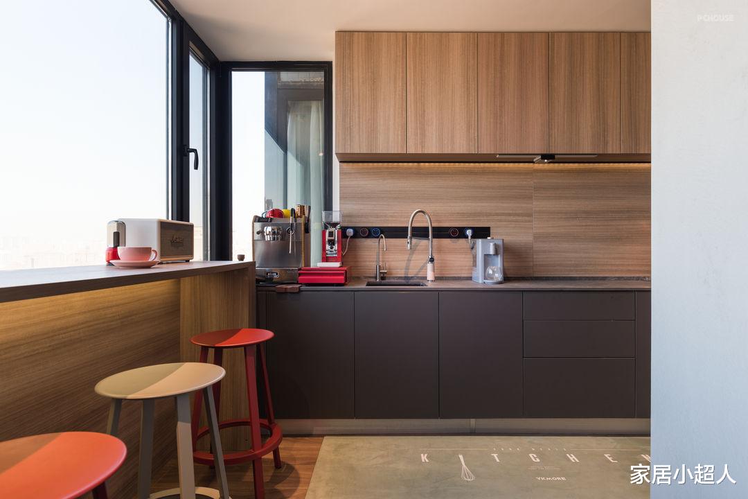 玩味统治下的现代融合空间