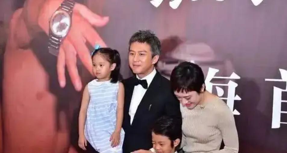 邓超|孙俪晒小花给邓超写的字条 贴心小棉袄暖哭老父亲