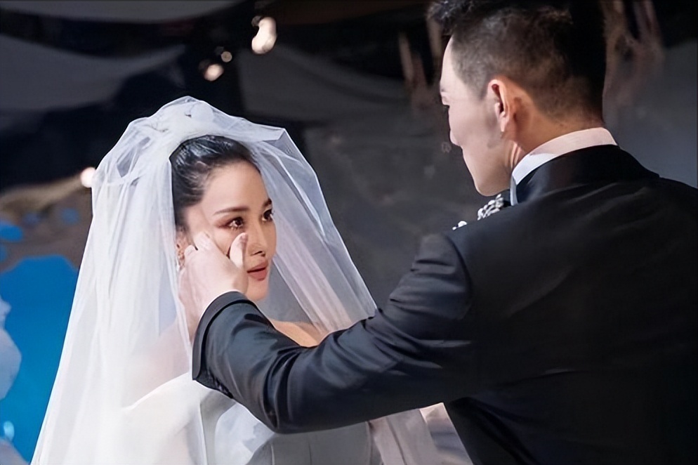 张馨予|嫁军人何捷4年,如今面色憔悴自称“单身汪”,张馨予到底怎么了