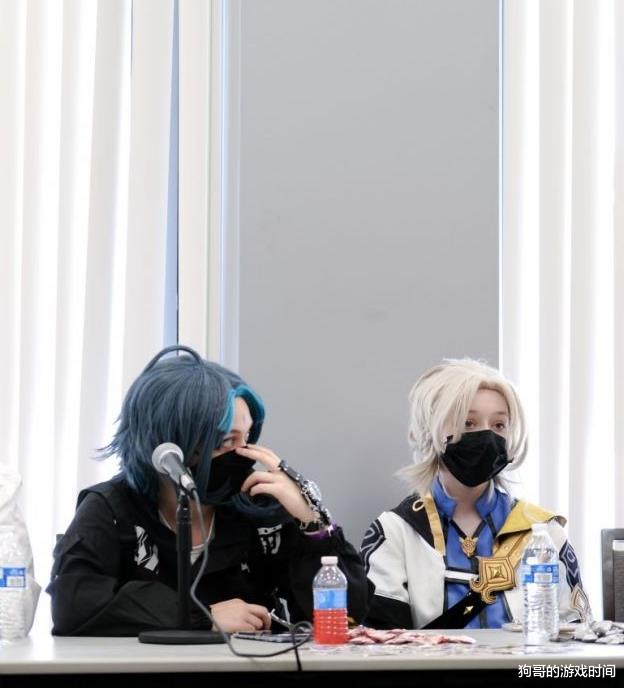 更衣人偶|原神：北美漫展原神coser，阿贝多绝美，这个绫华来自山口组？