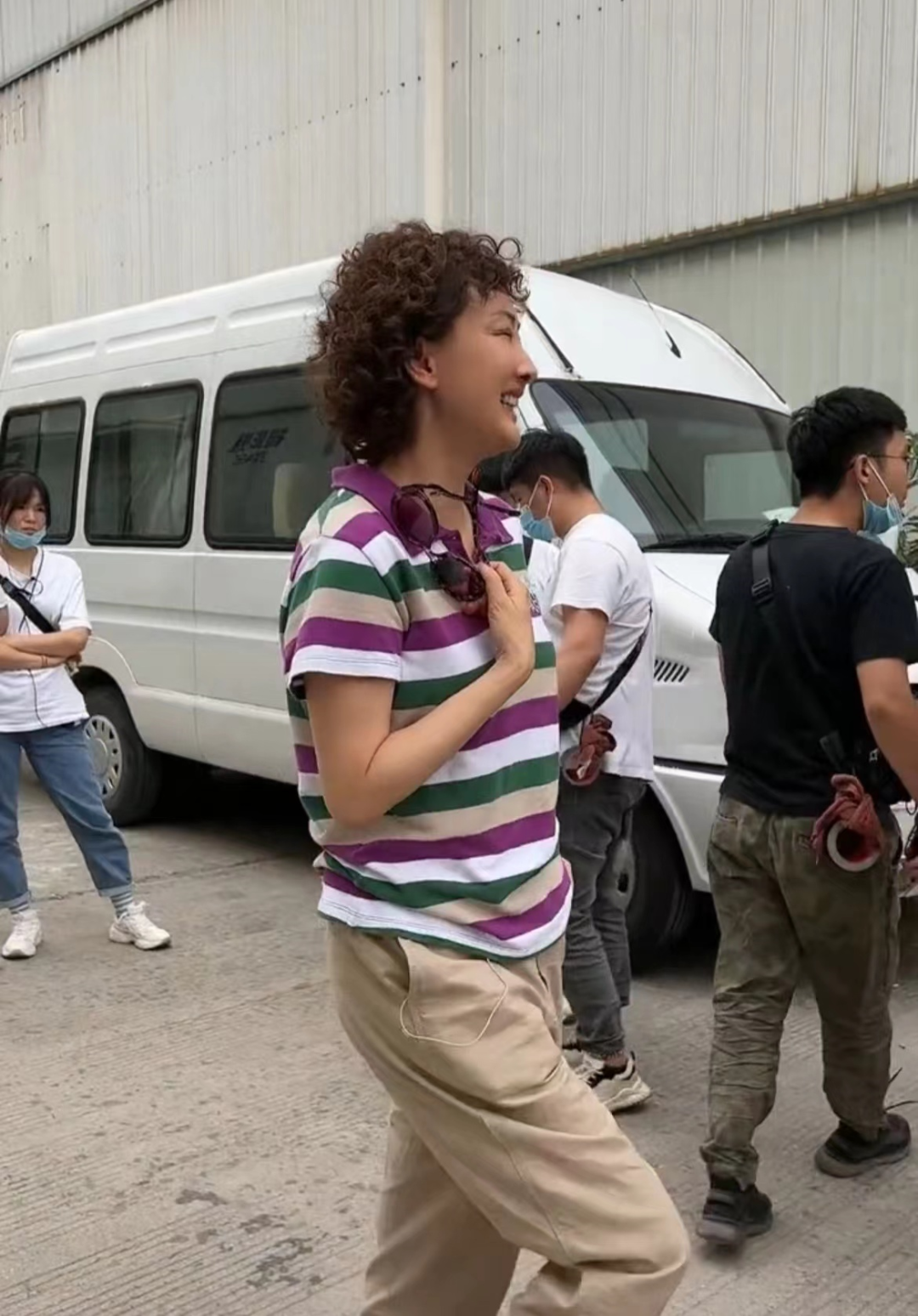 牛莉|49岁牛莉疑整容失败,近照曝光模样大变,网友直呼认不出!