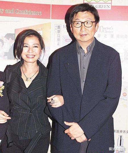 钟楚红|62岁钟楚红晒美照庆生,膝下至今无儿无女,独自继承亡夫上亿遗产