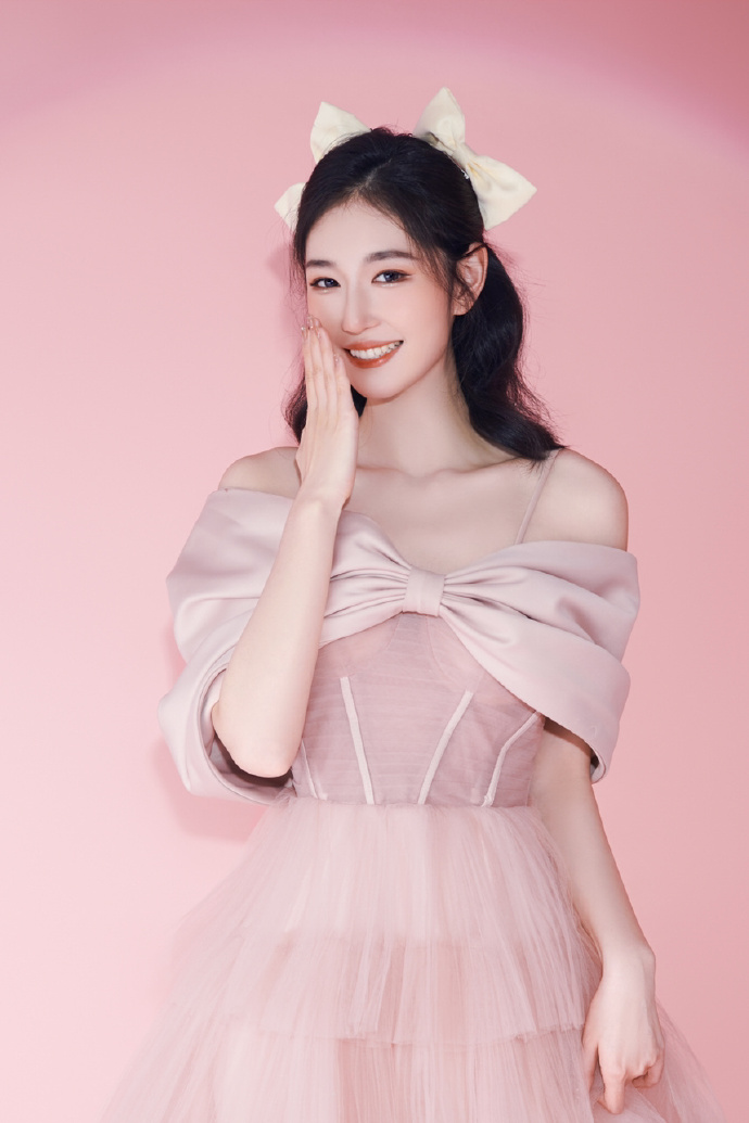 雪鹰领主|电影《雪鹰领主》定档3月27日 高榕神秘造型透露一身傲骨