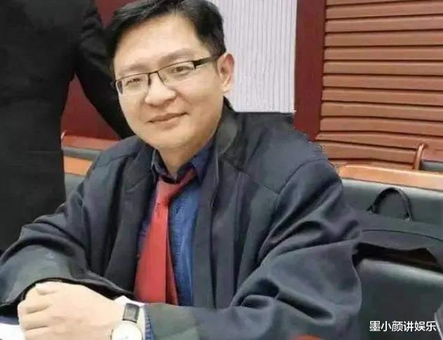劳荣枝律师开直播,表示还有多位律师参与此案,而且是免费帮忙