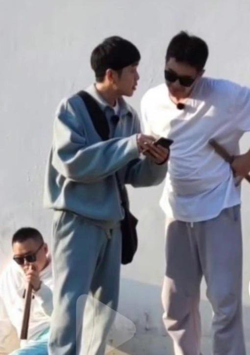 林更新|林更新状态引担忧，近照肚子似怀孕，网友建议让张若昀去搭赵丽颖