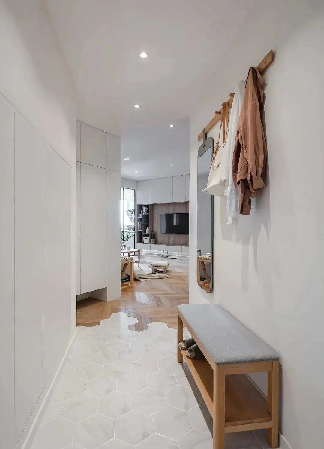 65㎡奇葩小户型大改造,这对小夫妻的家轻松完成逆袭!