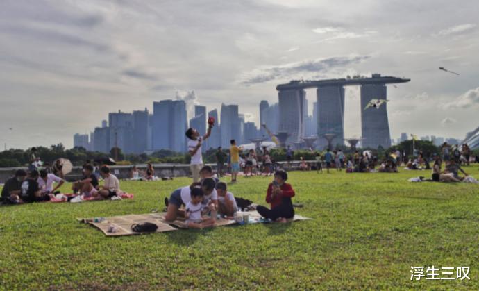 |大解封，新加坡回到疫情前： KTV、商场、景点爆满！周末都去新山