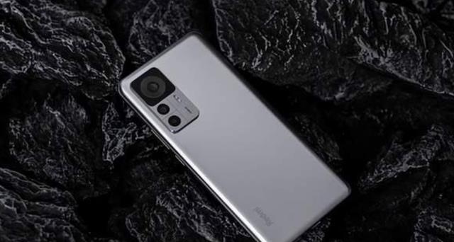 折叠屏|99%好评率,独一无二的1.5K直屏旗舰,骁龙8+Gen1领衔