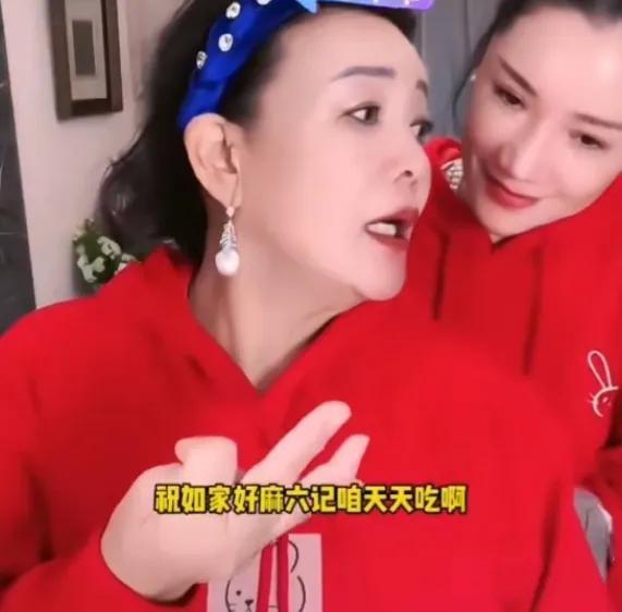 汪小菲|汪小菲近况堪忧,张兰替儿子出席新店开业庆典