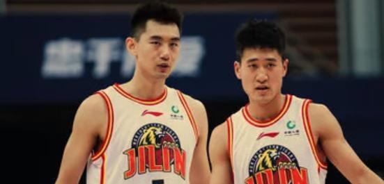 林书豪|赢6分！琼斯5+2+3全面发挥，林书豪5中5比肩库里白费功夫王晗笑了