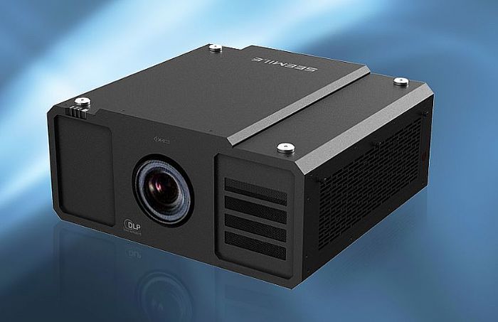 液晶显示器|什么让“10000流明”成工程投影必争之地