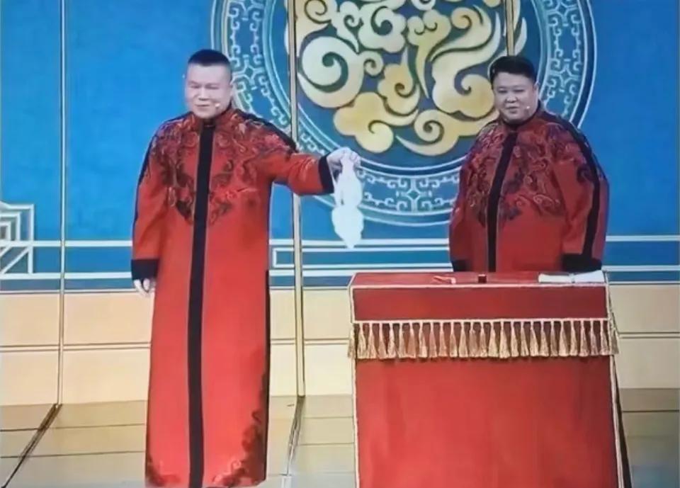 春晚|被疯狂吐槽的春晚:一呆一傻一吵一闹一掉底