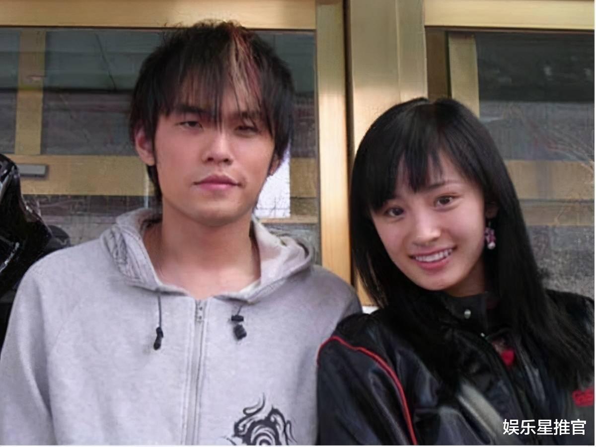 杨幂|周杰伦杨幂早期合照被曝光，年轻时青涩对比，现在颜值变化巨大