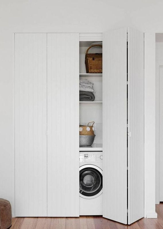 阳台洗衣区别露外面了,聪明人都加了这扇门,比谷仓门还省空间