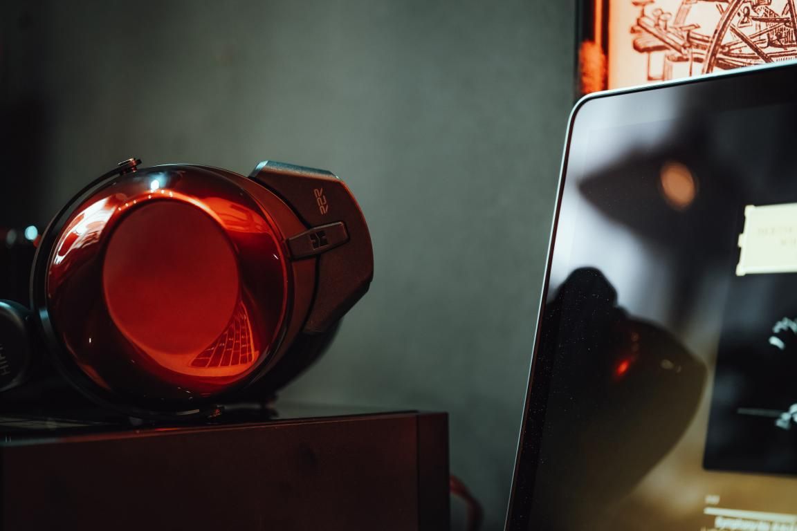 hifiman|馥郁均衡，动圈HIFI大耳的一股清流 HIFIMAN海菲曼 HE-R9试听浅析