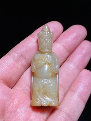 和田玉籽料|明 和田玉籽料 白玉受沁 胡人献宝 把件 挂件勒子