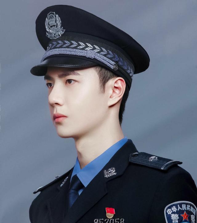 基努·里维斯|《冰雨火》争取档期？迪丽热巴合作平台？袁冰妍成毅关系？