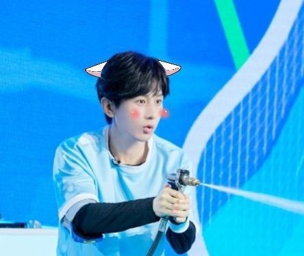 蒋雯丽|成毅猫耳错位图好萌,网友:一旦接受了这种奇怪设定就摆脱不了!