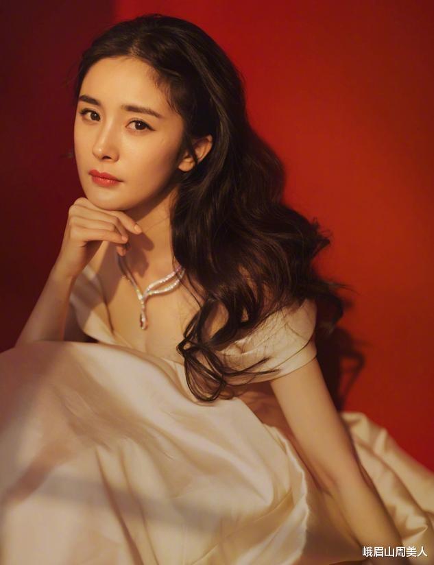 浓妆 女人过了30岁,适合“浓妆”还是“淡妆”?看完杨幂我突然懂了