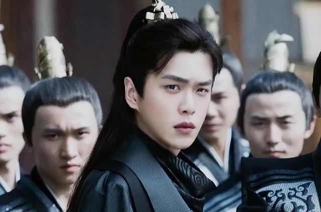 张若昀|演员张若昀，把妻子唐艺昕宠成宝，却把生父告上法庭