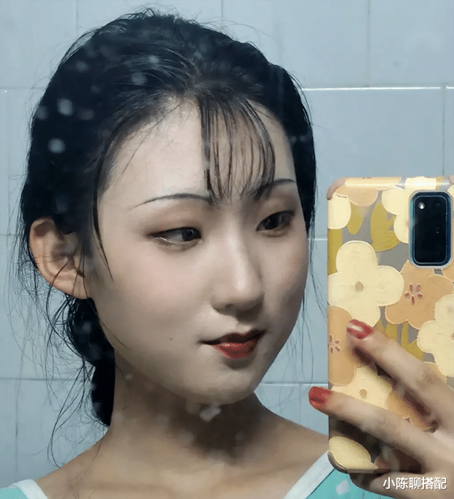 化妆 女人出门化妆，这“3不要3要”得留意，不仅好看又靓丽