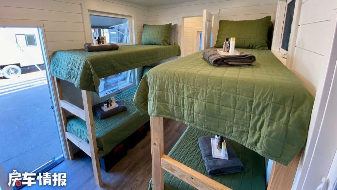 名副其实的房车！外观像木屋内部和大学宿舍一样，带厨房和卫生间