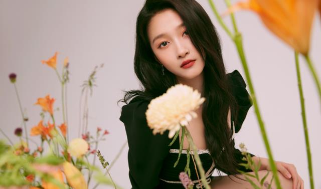 关晓彤|浙江卫视818晚会,北京大妞儿关晓彤,甜美造型照,颜值征服全网