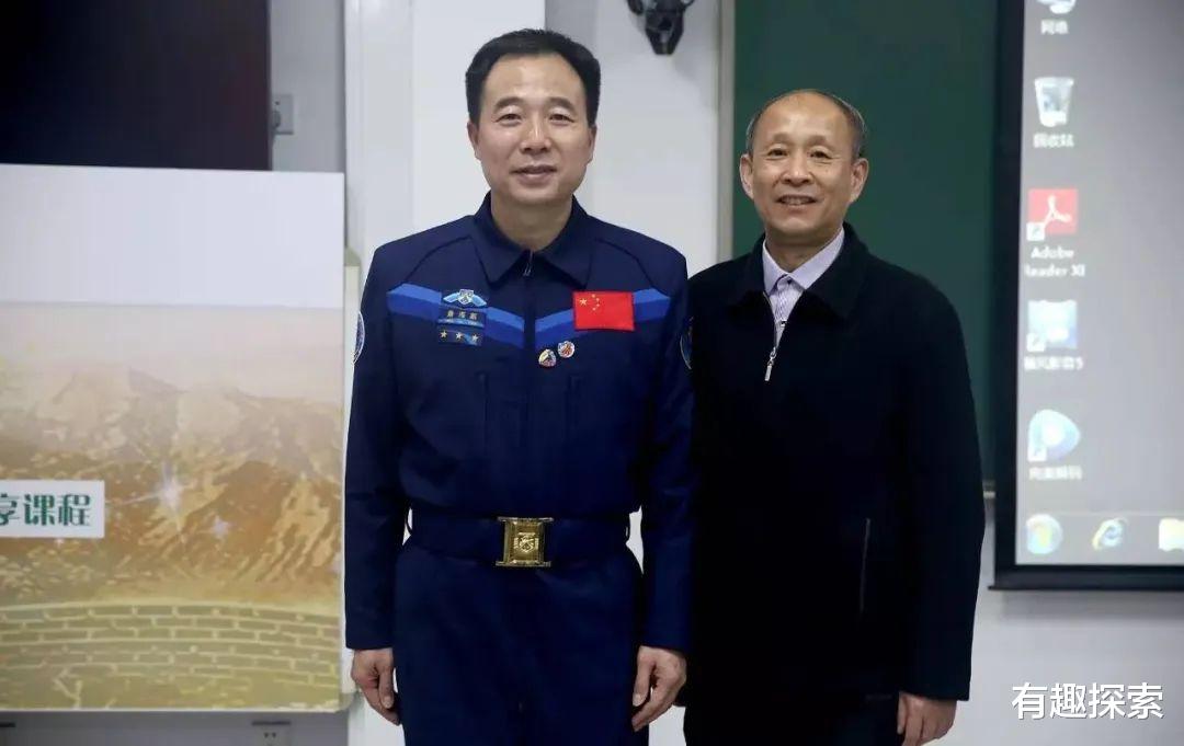 神十六至少一名第三批航天员!终于要露脸了,景海鹏是指令长吗?