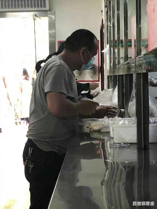 沈腾|年轻时帅到惊为天人，然而花期短暂中年发福，颜值坍塌的8位男明星