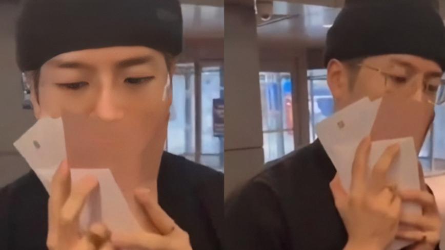 王嘉尔|王嘉尔粉丝接机，希望他别垮，点头遮脸被指心虚，和胡湾是好友