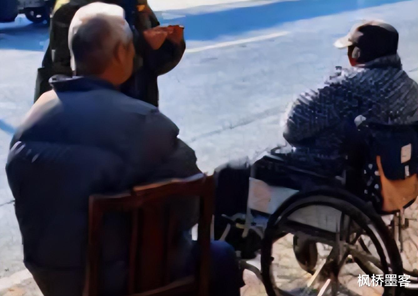 女孩|09年，广东19岁少女被捕！弑亲后淡定玩手机，直言：在帮他们解脱