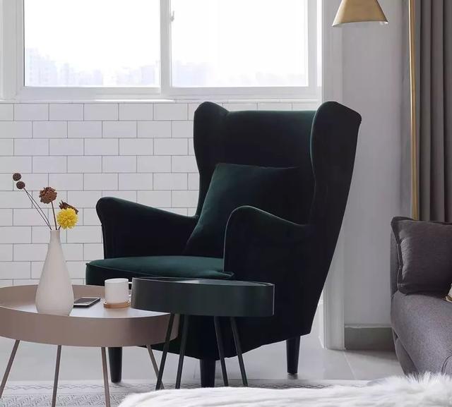 80㎡混搭风格装修，卡座、吧台还有书房兼具衣帽间的设计，赞！