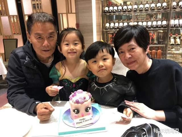 聚会|老牌香港武师聚会!70岁“雷一笑”老态尽显,洪金宝师兄元庭露面