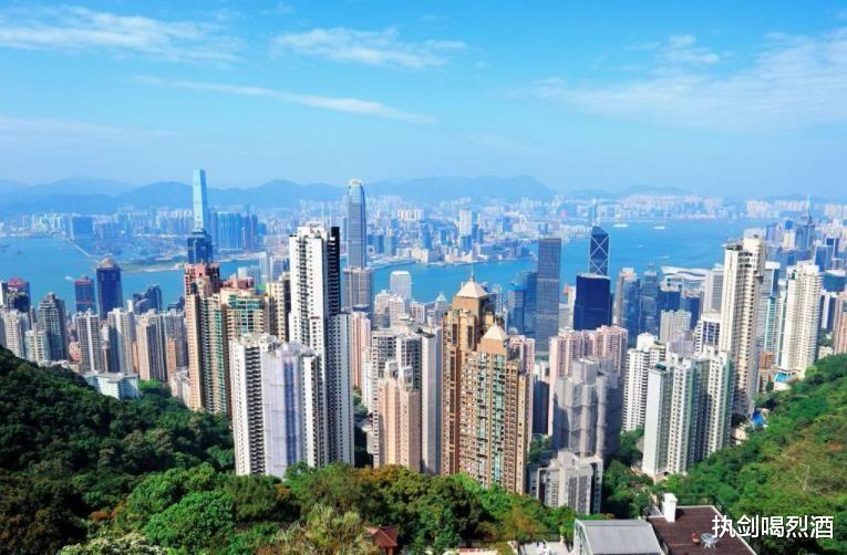 离开地球多远,才能知道地球是圆的,多远可以看到完整的地球?