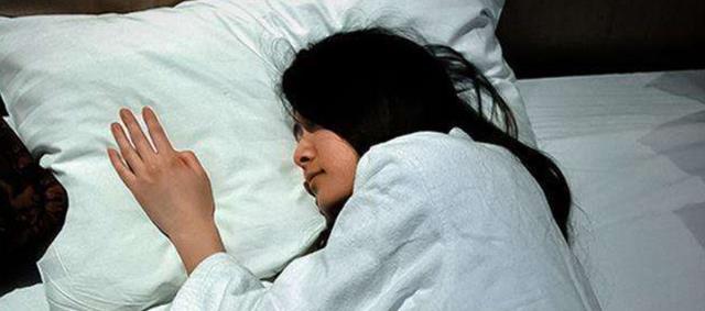 杀人案|“凶宅试睡员”日入2000元,仅睡一觉就可以?熟手:必带一样东西