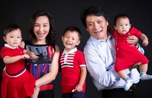 童瑶|25岁瞒着父母偷偷结婚，在地下室连生三子，最终收获幸福