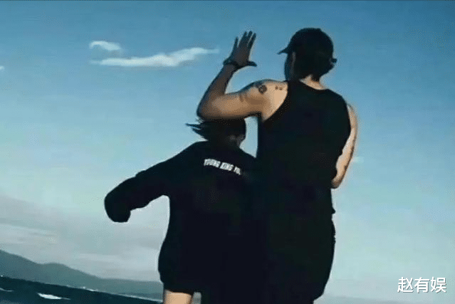 黄子韬|黄子韬恋情事件再升级!回应态度惹争议,网友:他真的清醒吗?