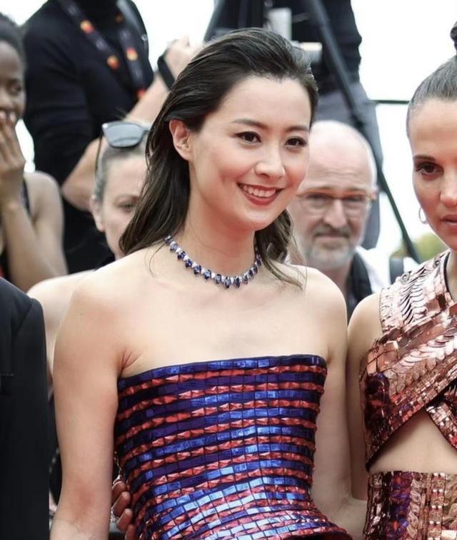 |20位女星戛纳红毯比拼，外国女星勇敢放飞，陈法拉汤唯内敛取胜