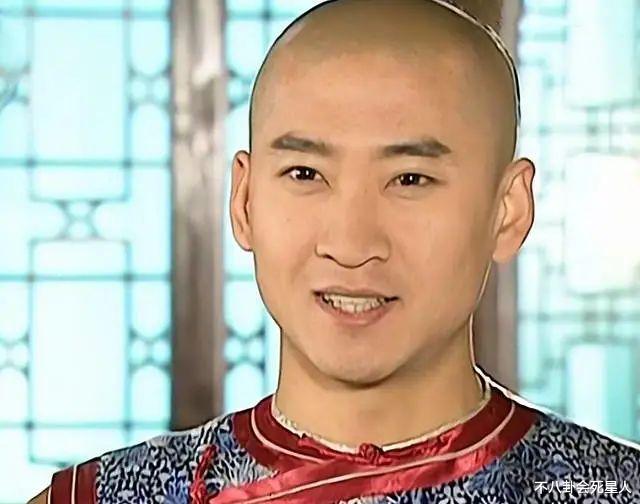 张嘉益|16位内地中老年男星现状,走路直不起腰,头发花白,秃头发福