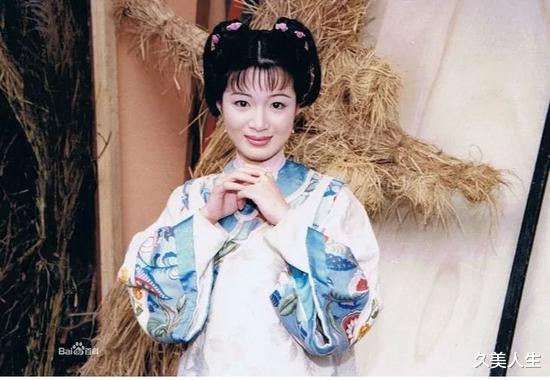 陈少霞|千禧年的“丫鬟”，后来都活成了女主